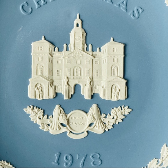 Vintage Wedgwood Jasperware Christmas Plate 1978, Horse Guards, Abbey - Picture 2 of 9